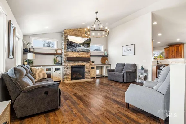 $699,000 | 744 Midnight Sun Loop, Twin Falls, ID 83301