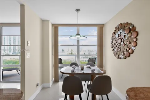 $429,000 | 230 174th Street, Unit 902, Sunny Isles Beach, FL 33160