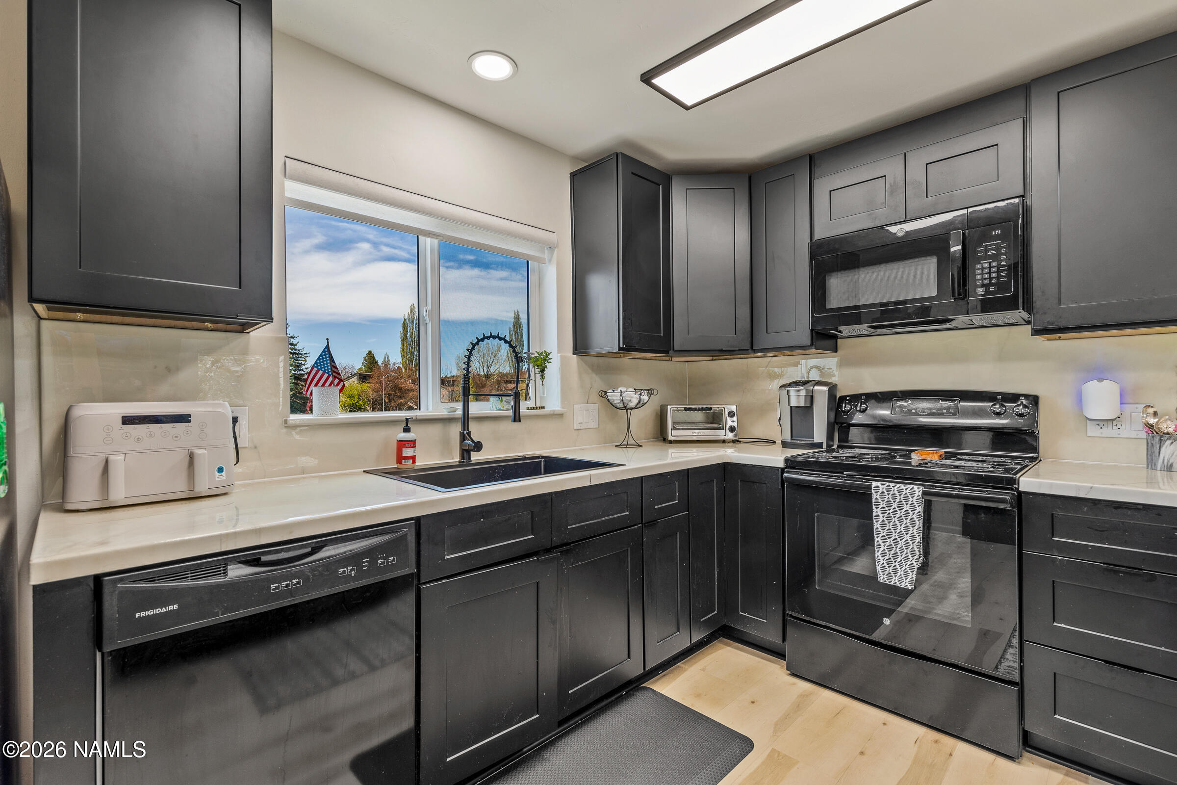 17980 Walapai Road, Unit 2B Munds Park, AZ 86017 - Photo 5 of 24 Kitchen