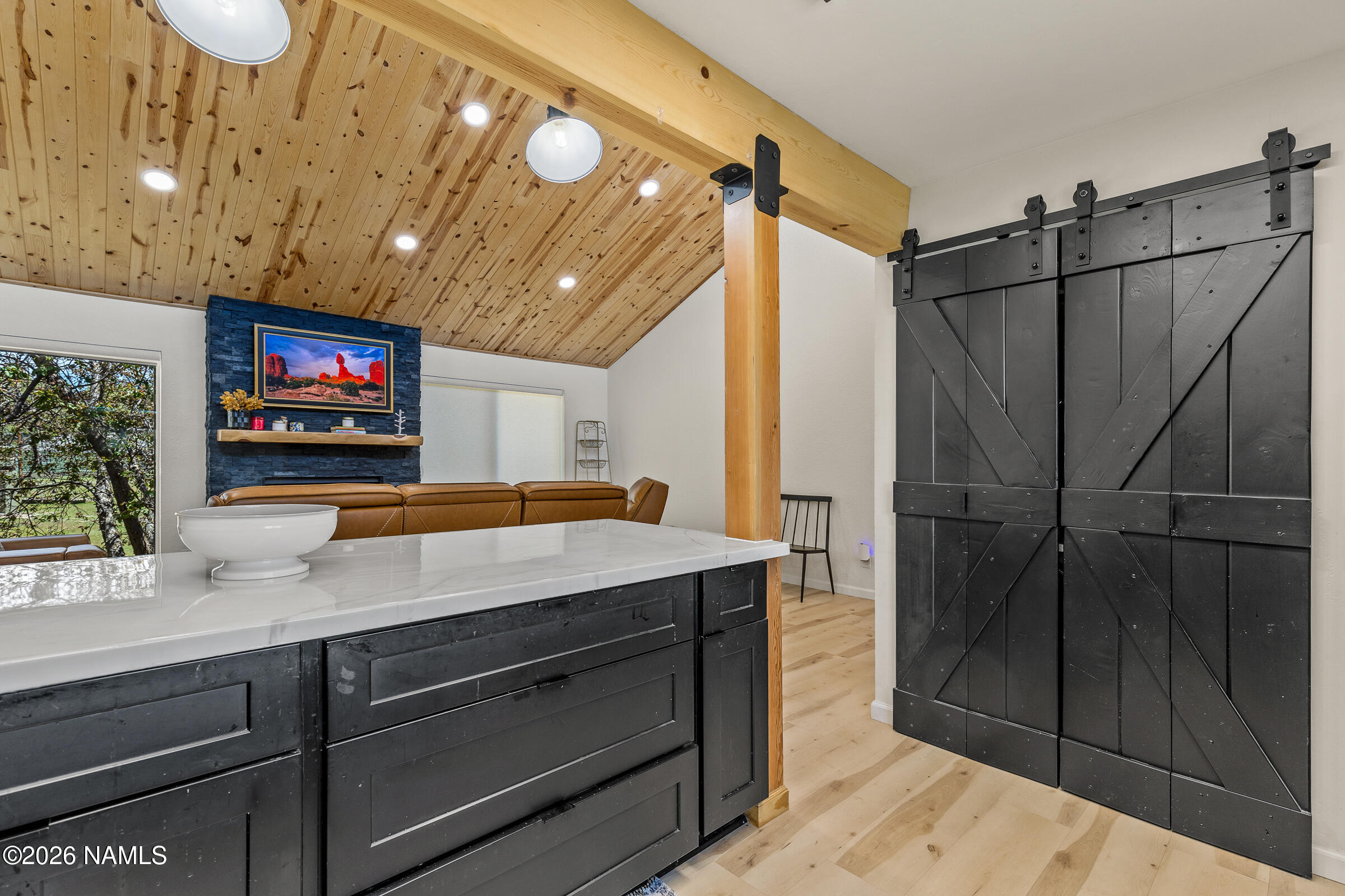 17980 Walapai Road, Unit 2B Munds Park, AZ 86017 - Photo 7 of 24 Tasteful cabinetry