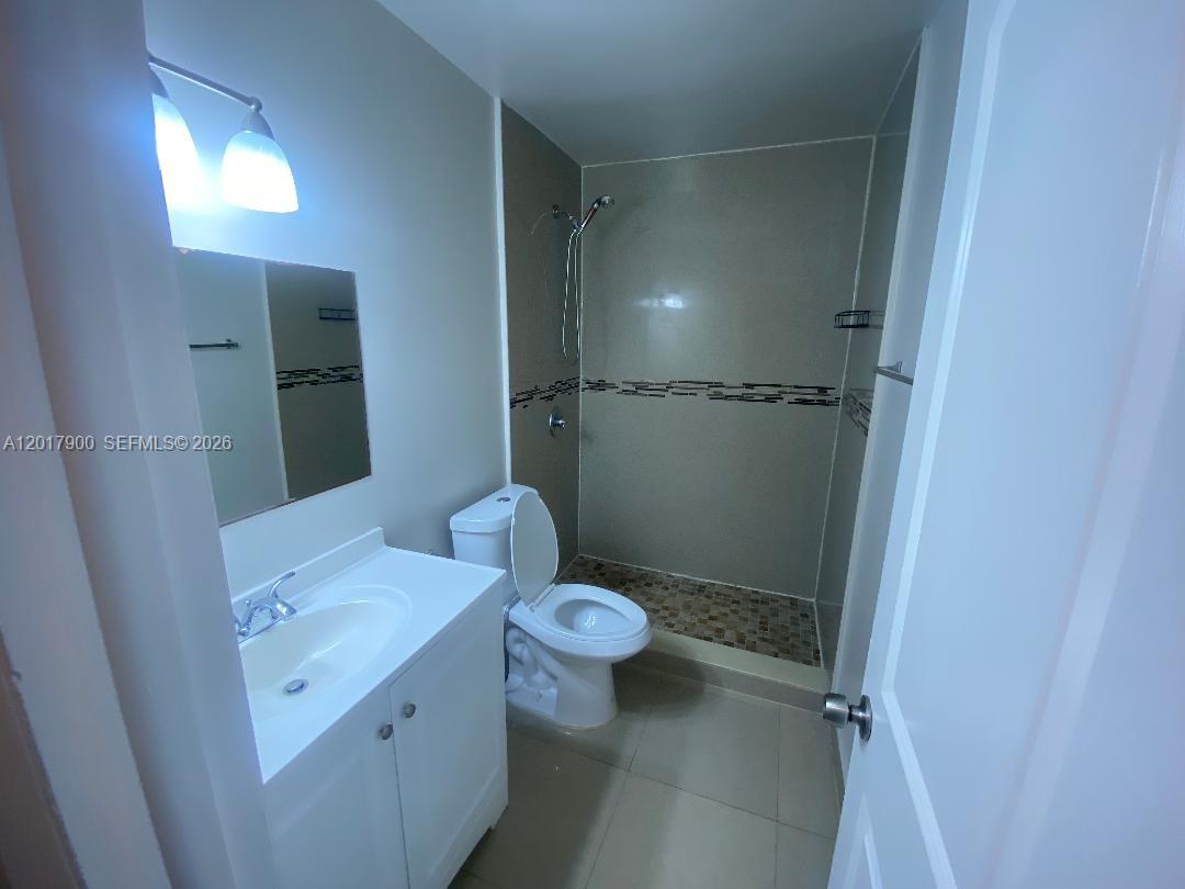 11447 Southwest 33rd Lane Miami, FL 33165 - Photo 13 of 23