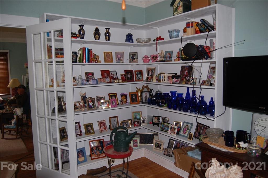 216 Spring Street Marion, NC 28752 - Photo 17 of 40 Gallery Image 17