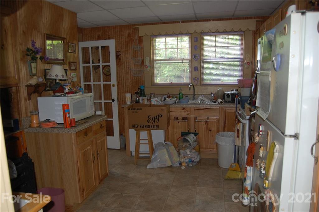 216 Spring Street Marion, NC 28752 - Photo 18 of 40 Gallery Image 18