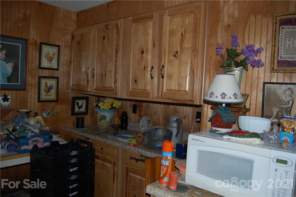 216 Spring Street Marion, NC 28752 - Photo 19 of 40 Gallery Image 19