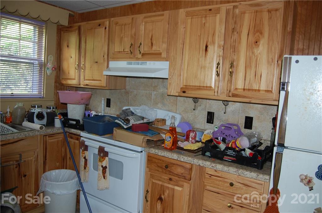 216 Spring Street Marion, NC 28752 - Photo 20 of 40 Gallery Image 20