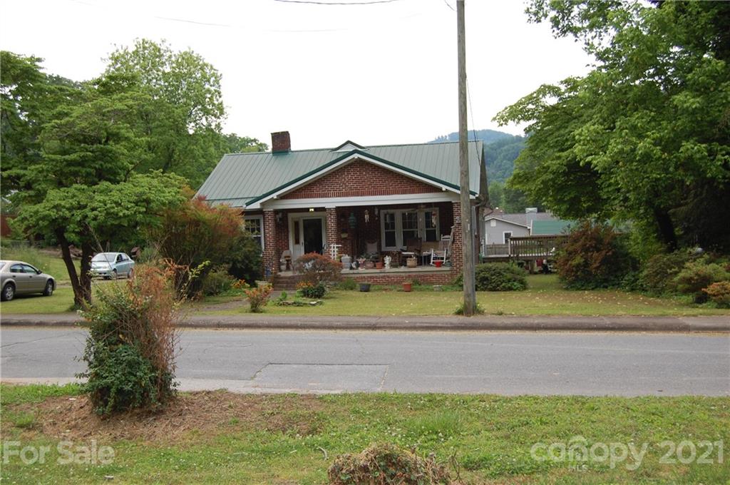 216 Spring Street Marion, NC 28752 - Photo 3 of 40 Gallery Image 3