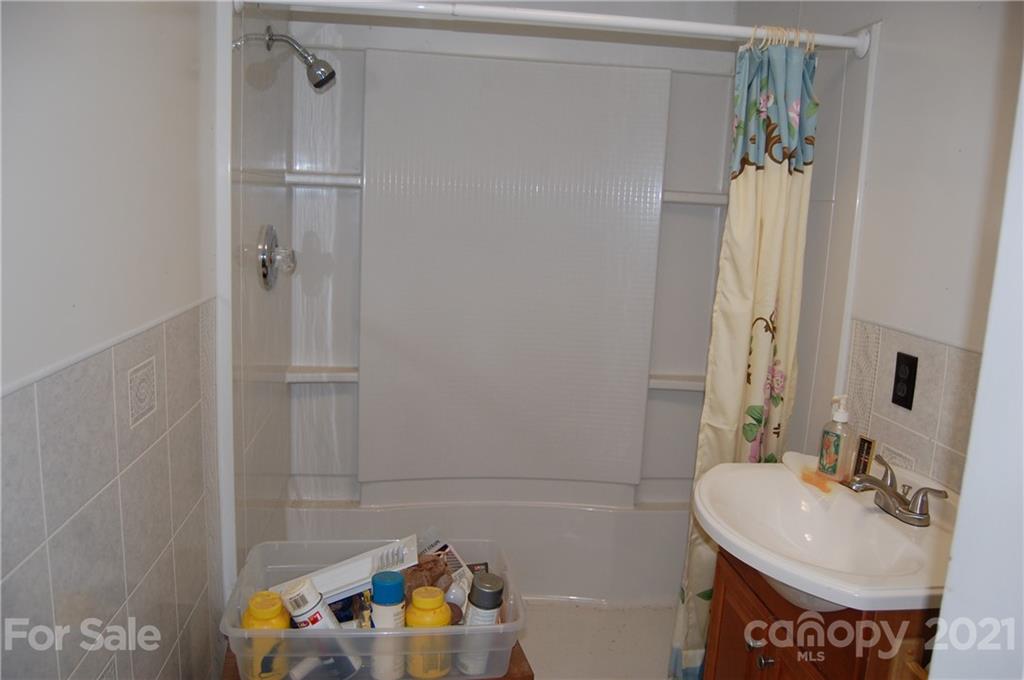 216 Spring Street Marion, NC 28752 - Photo 34 of 40 Gallery Image 34
