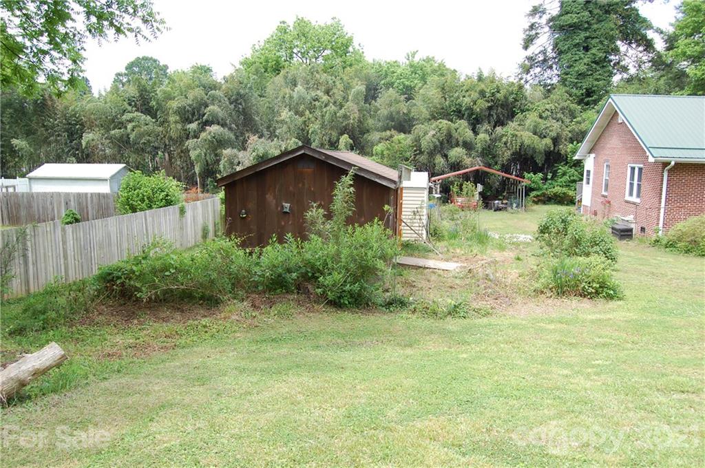 216 Spring Street Marion, NC 28752 - Photo 9 of 40 Gallery Image 9