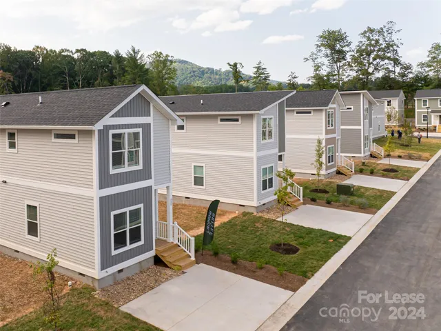 $2,850 | 223 Cherrywood Way, Asheville, NC 28806