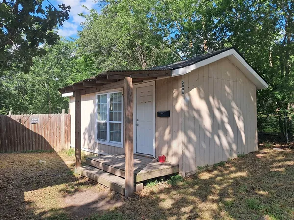 $675 | 500 A Nagle Street, College Station, TX 77840