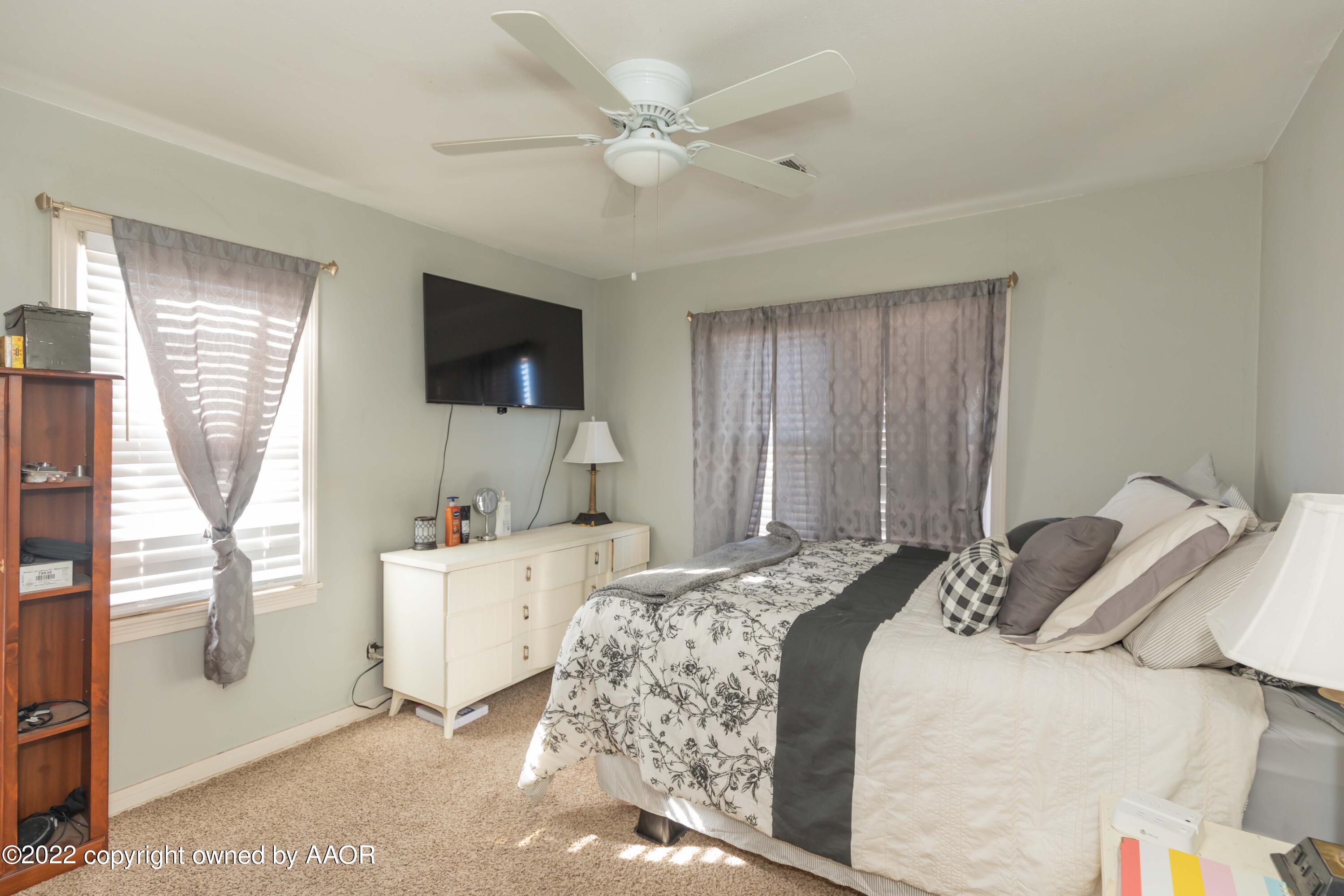 4225 South Jackson Street Amarillo, TX 79110 - Photo 10 of 21 BEDROOM 1 VIEW 1
