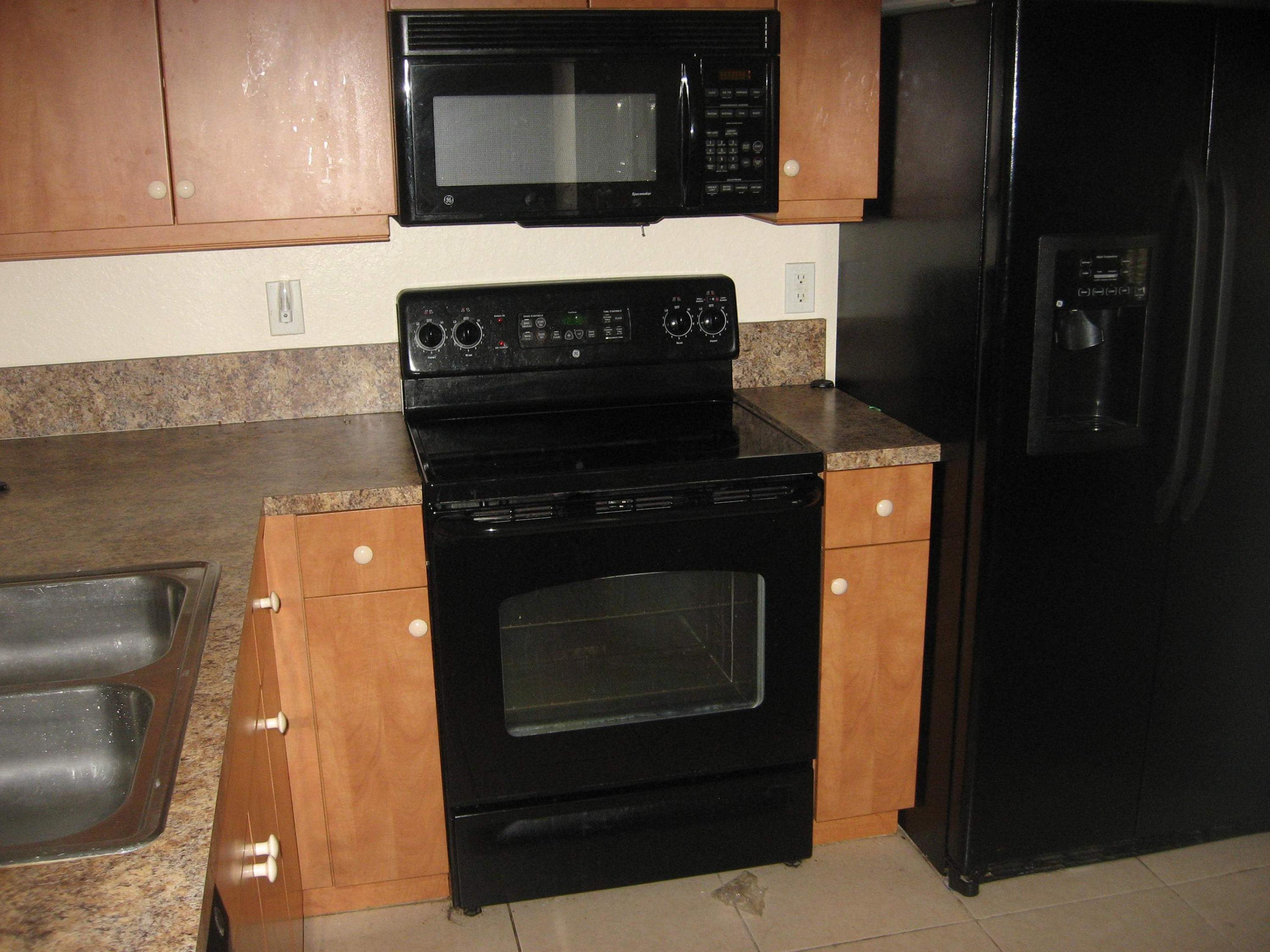 1935 Hibiscus Lane Riviera Beach, FL 33404 - Photo 3 of 4 Kitchen