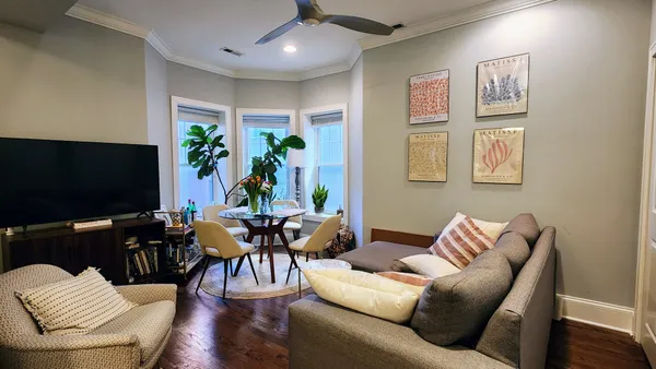 $5,050 | 735 West Belmont Avenue, Unit 1C, Chicago, IL 60657