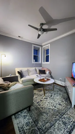 $5,050 | 735 West Belmont Avenue, Unit 1C, Chicago, IL 60657