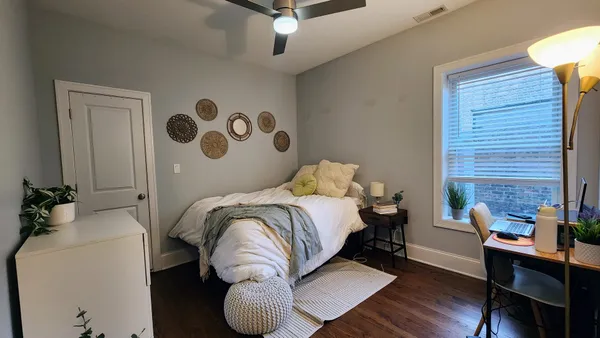 $5,050 | 735 West Belmont Avenue, Unit 1C, Chicago, IL 60657