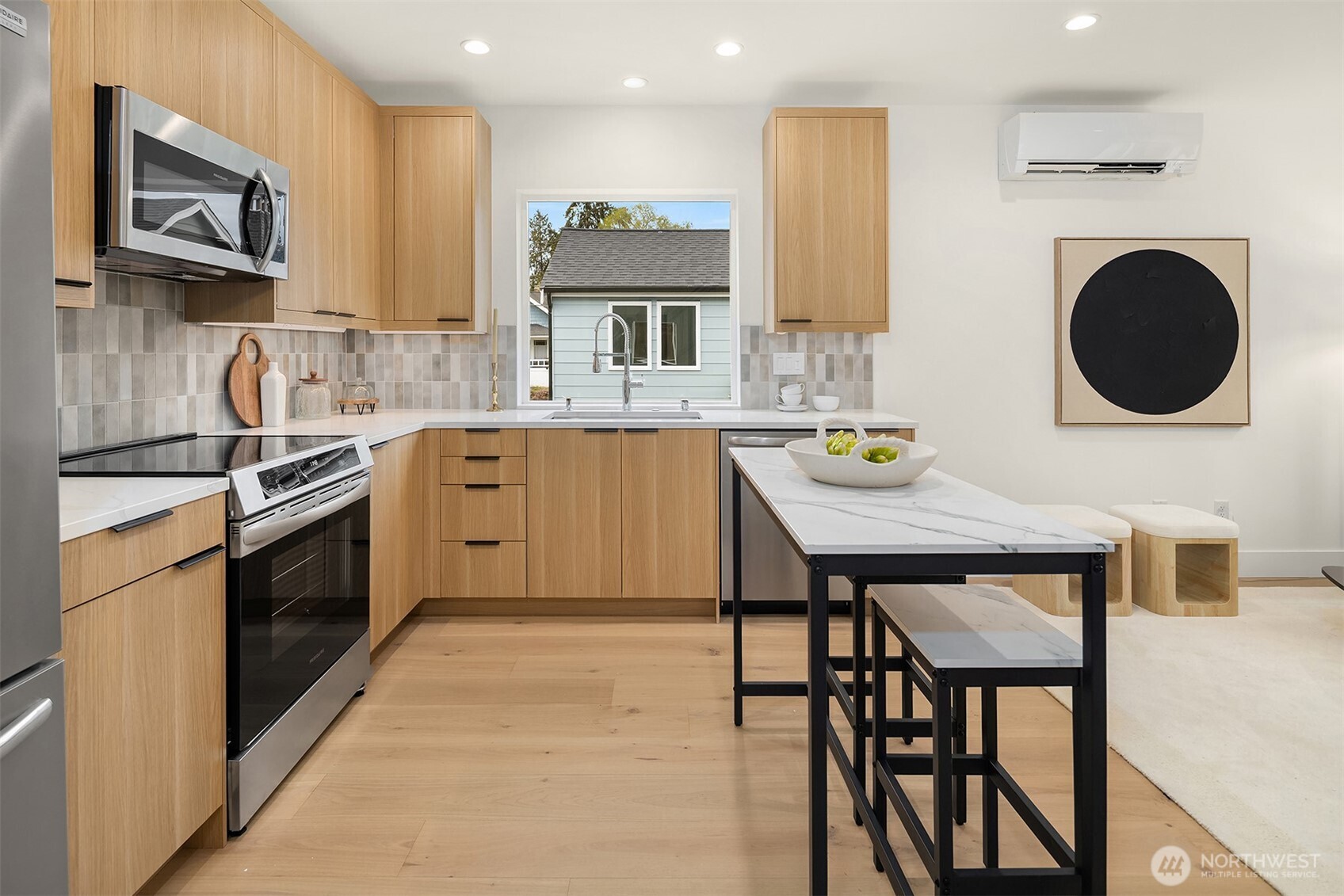 533 North 70th Street Seattle, WA 98103 - Photo 4 of 25