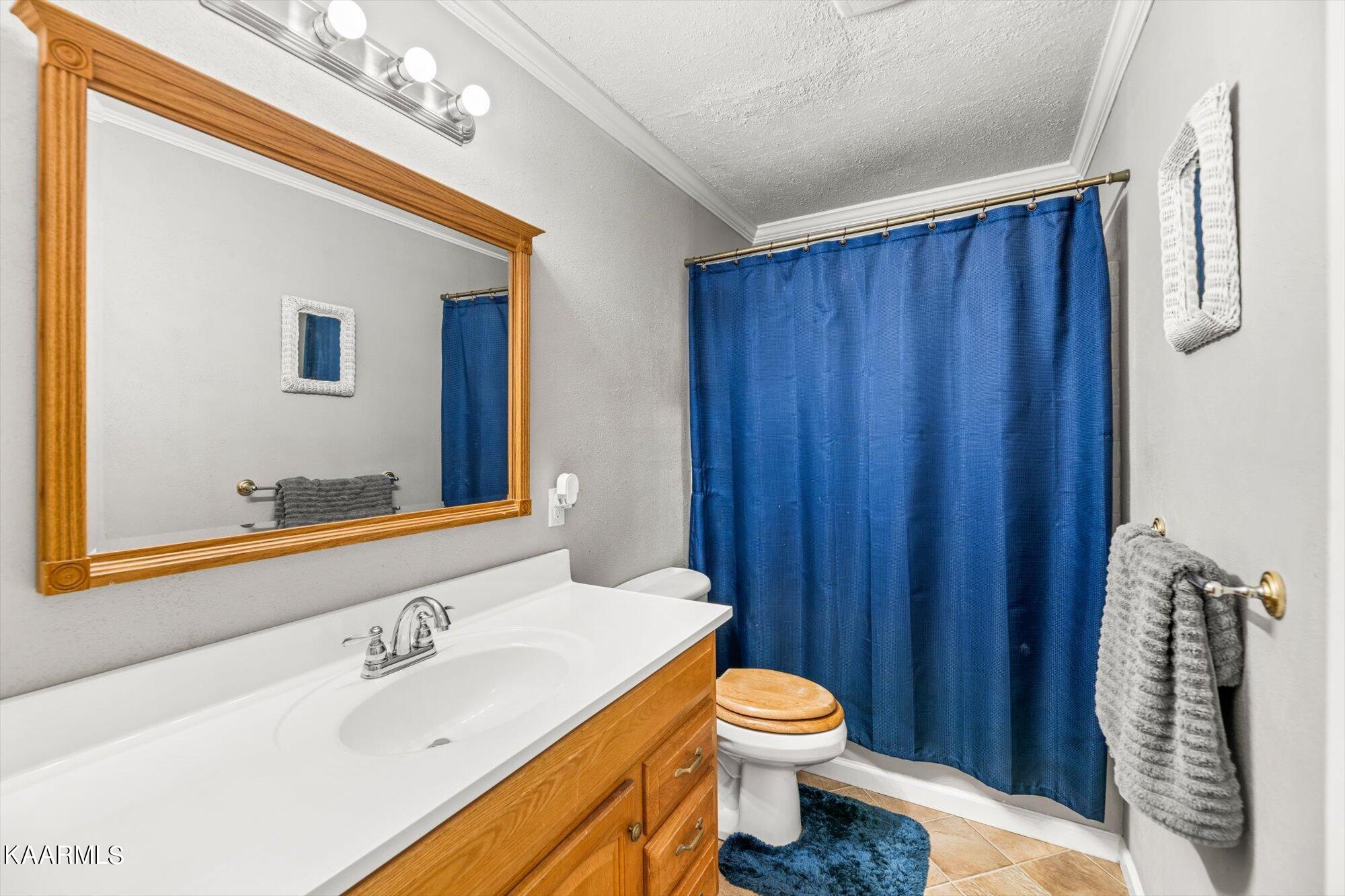 3205 Lafayette Road Knoxville, TN 37921 - Photo 13 of 19 Full bathroom