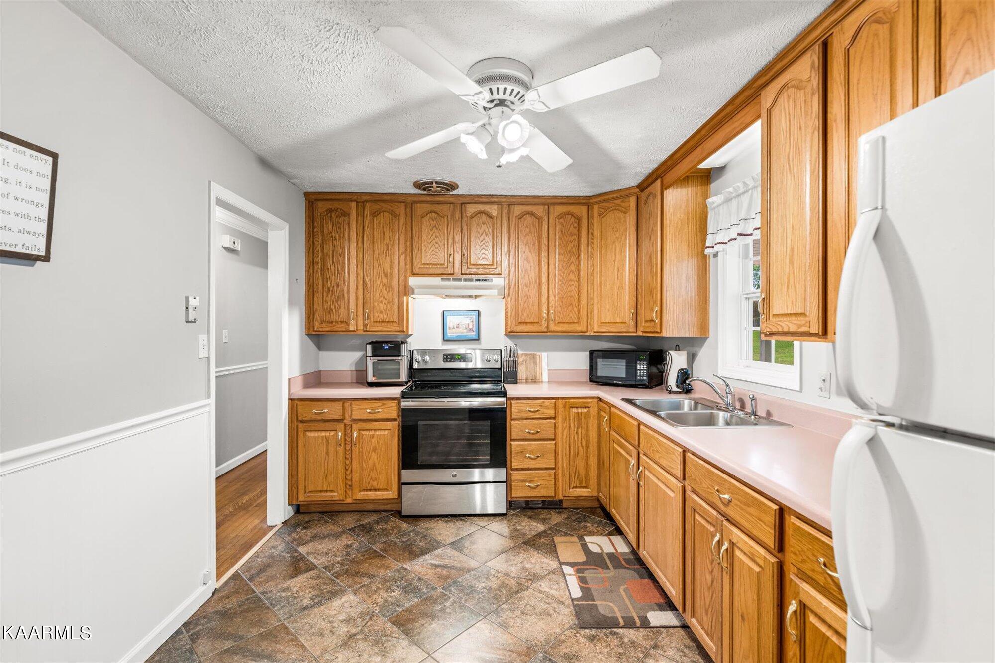 3205 Lafayette Road Knoxville, TN 37921 - Photo 10 of 19 Back inside we have a spacious kitchen