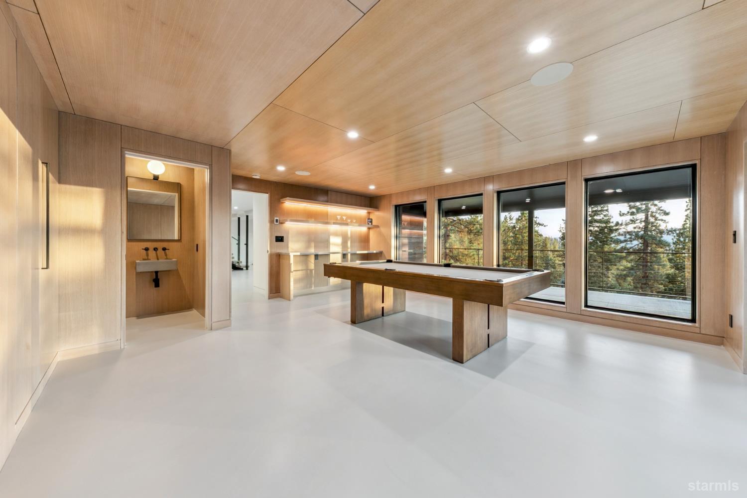 3960 Saddle Road South Lake Tahoe, CA 96150 - Photo 33 of 40 a lobby with furniture and large windows