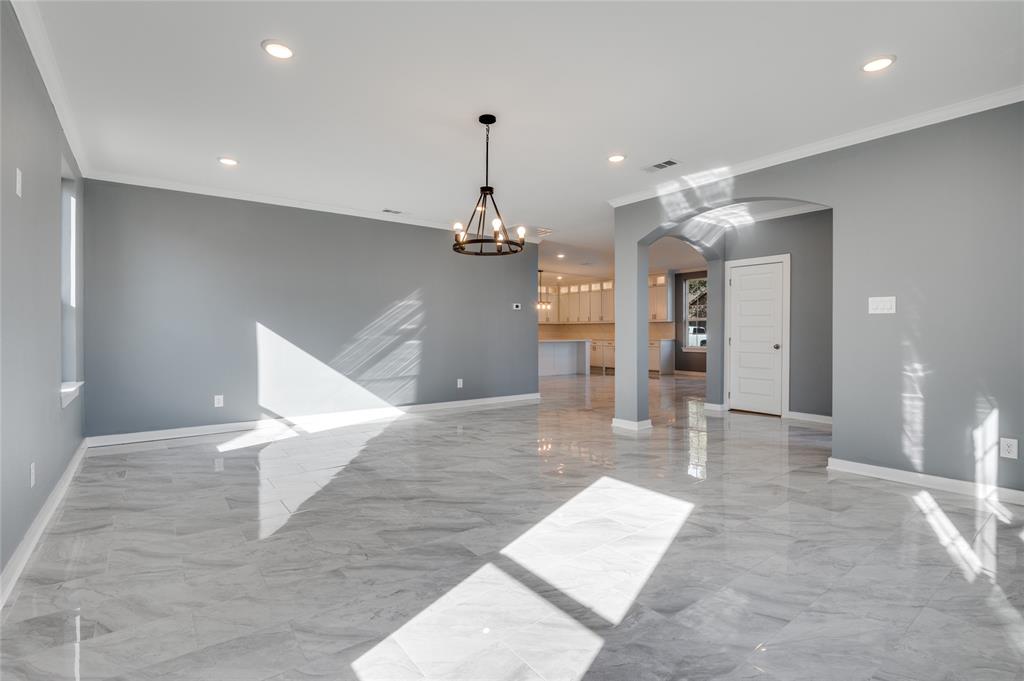 301 South Stewart Avenue Lancaster, TX 75146 - Photo 5 of 35