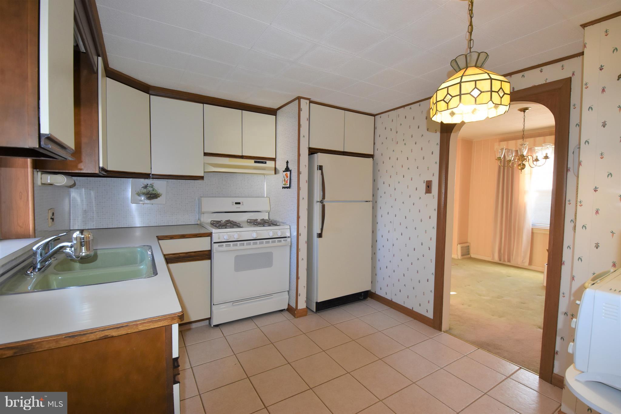 736 Parklane Road Swarthmore, PA 19081 - Photo 4 of 8