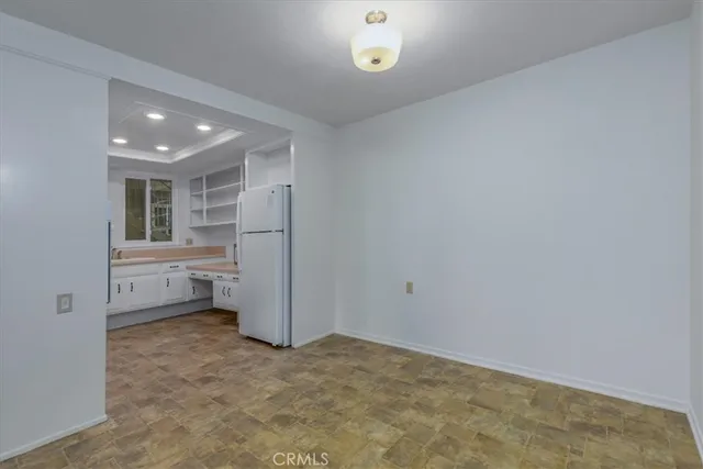a view of a livingroom with furniture