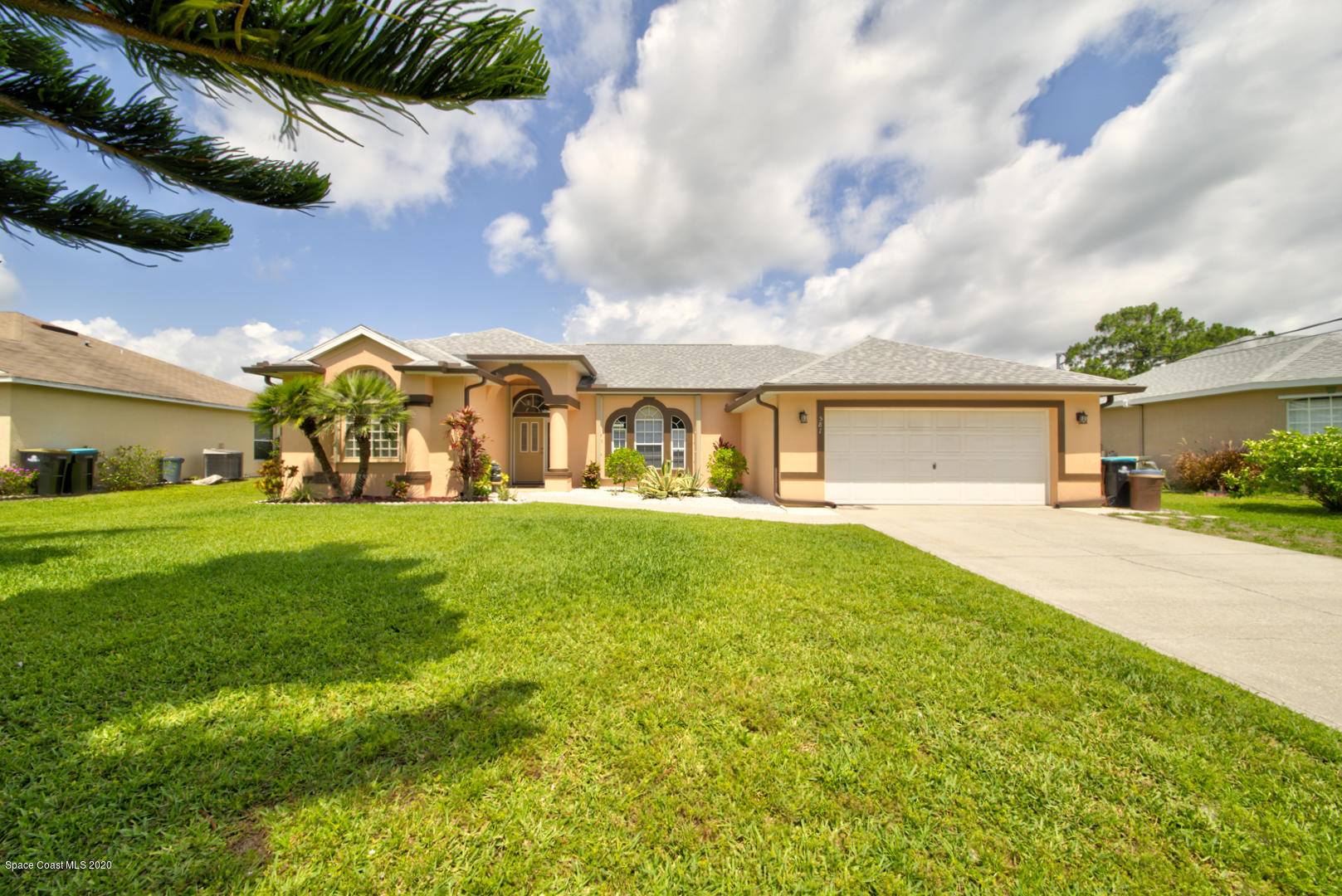 581 Raleigh Road Southeast Palm Bay, FL 32909 - Photo 3 of 60 front of house