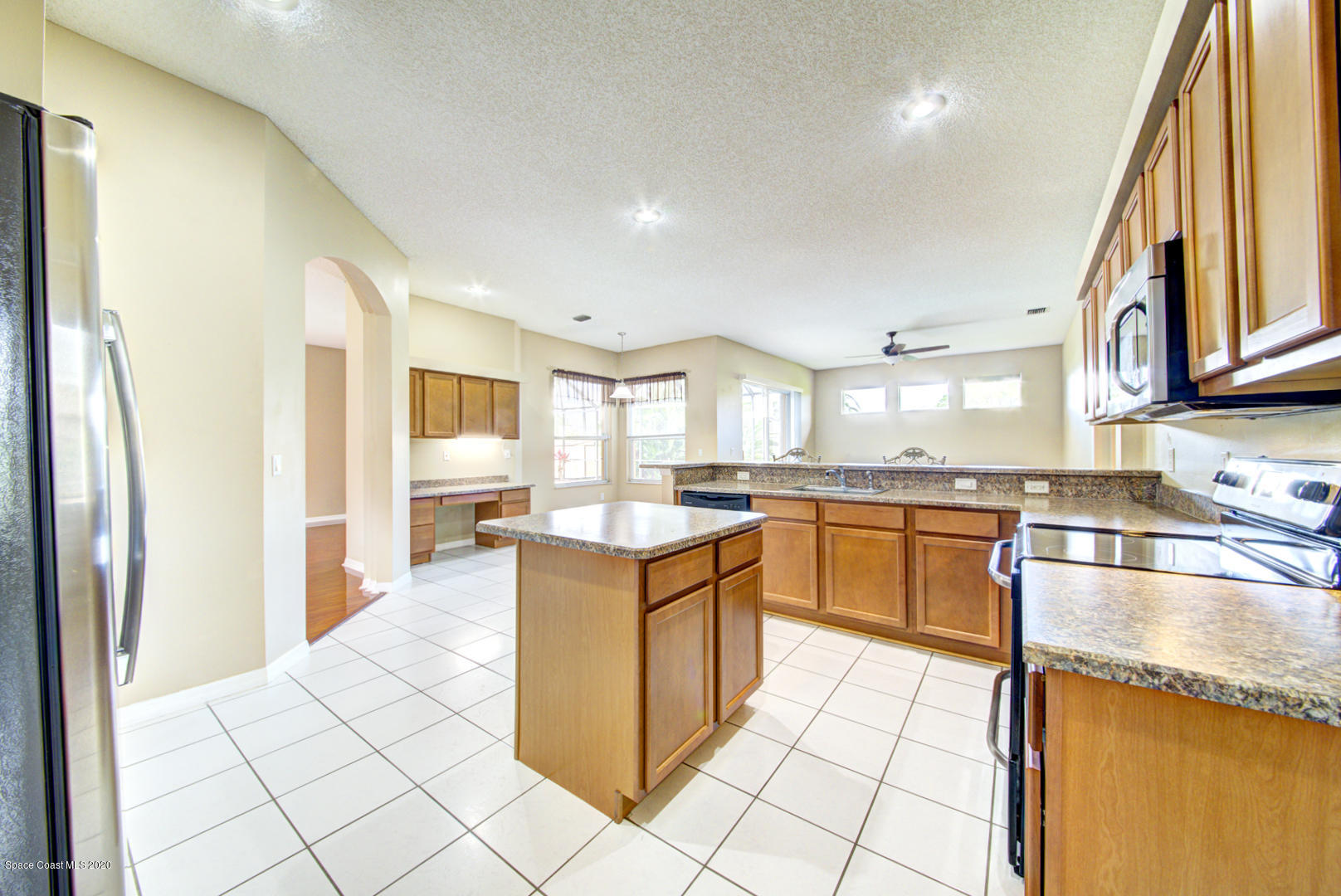 581 Raleigh Road Southeast Palm Bay, FL 32909 - Photo 34 of 60 kitchen with recessed lights