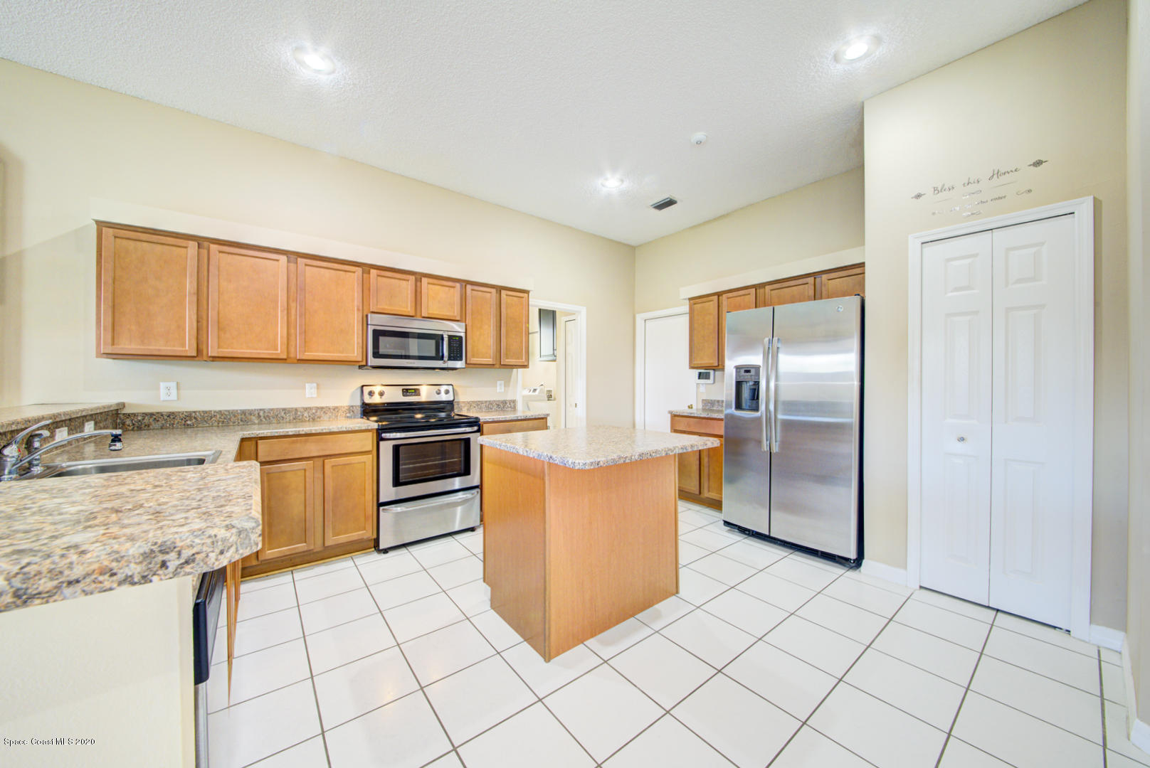 581 Raleigh Road Southeast Palm Bay, FL 32909 - Photo 35 of 60 kitchen