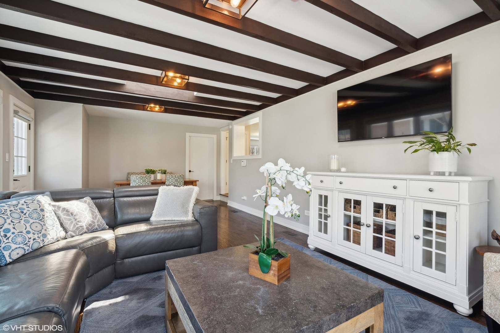 269 Riverside Drive Northfield, IL 60093 - Photo 12 of 28 a living room with furniture and a flat screen tv