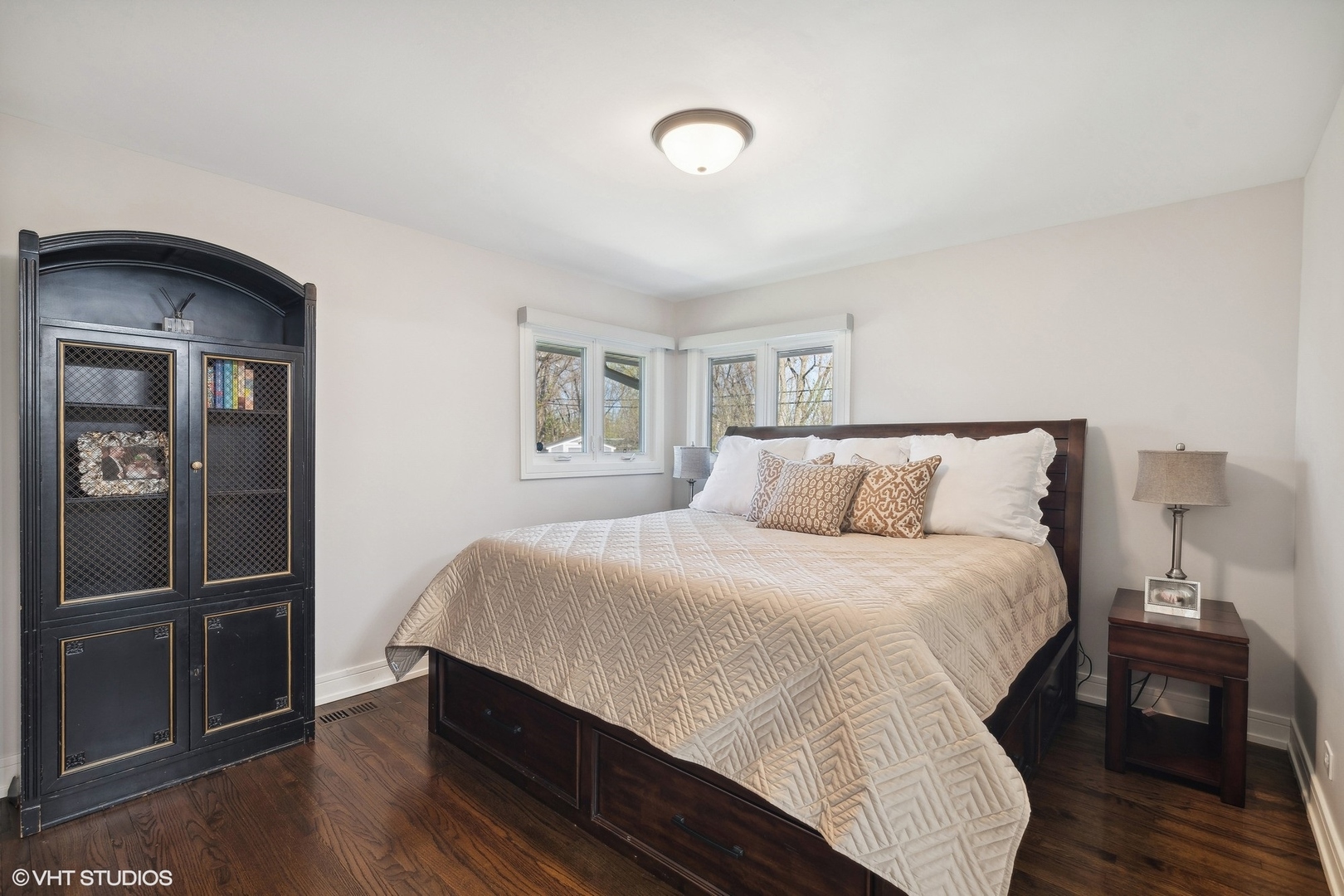 269 Riverside Drive Northfield, IL 60093 - Photo 14 of 28 a bedroom with bed and wooden floor