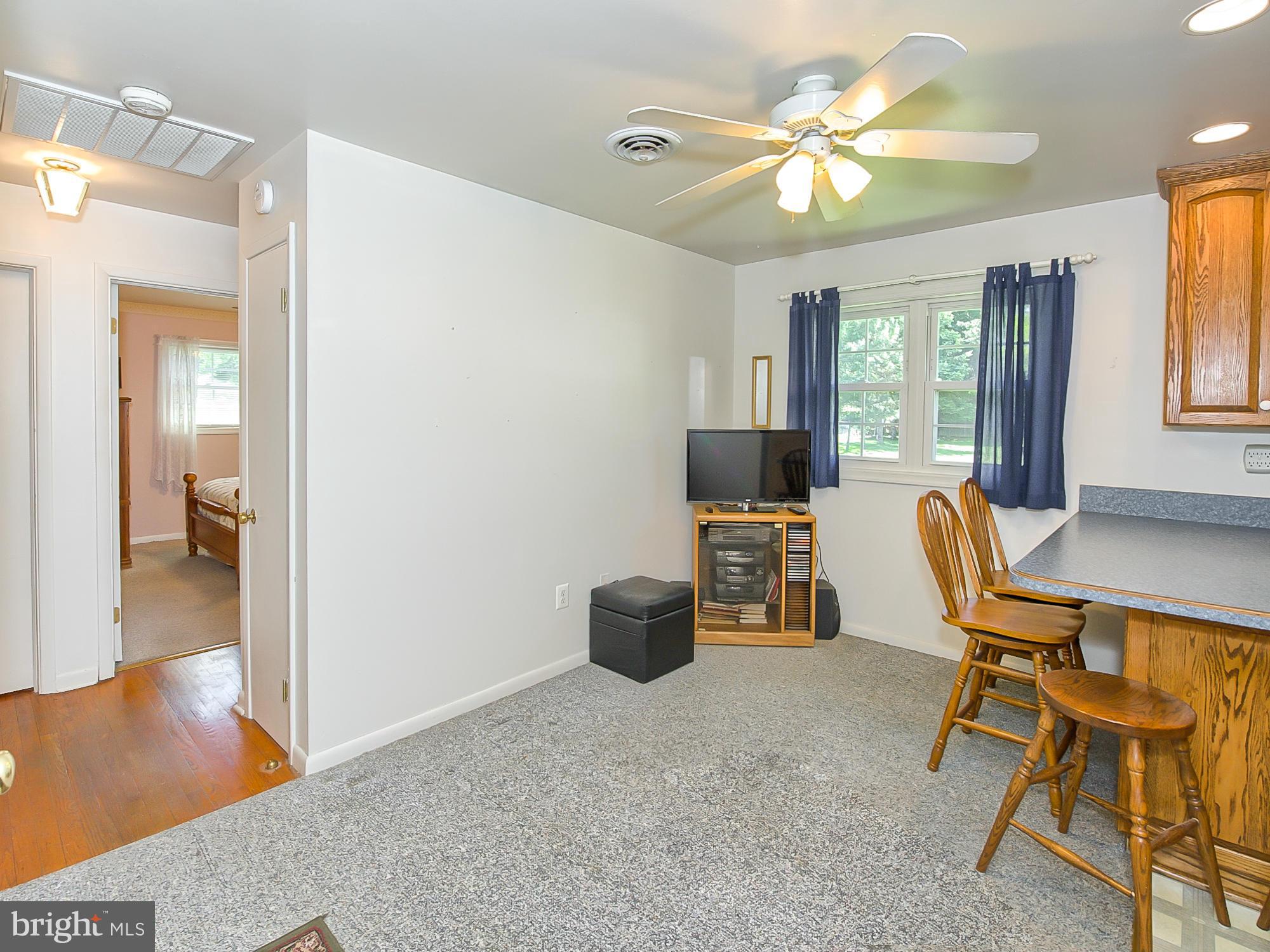 6502 Monarch Road Frederick, MD 21703 - Photo 7 of 30 Sitting area off of Kitchen