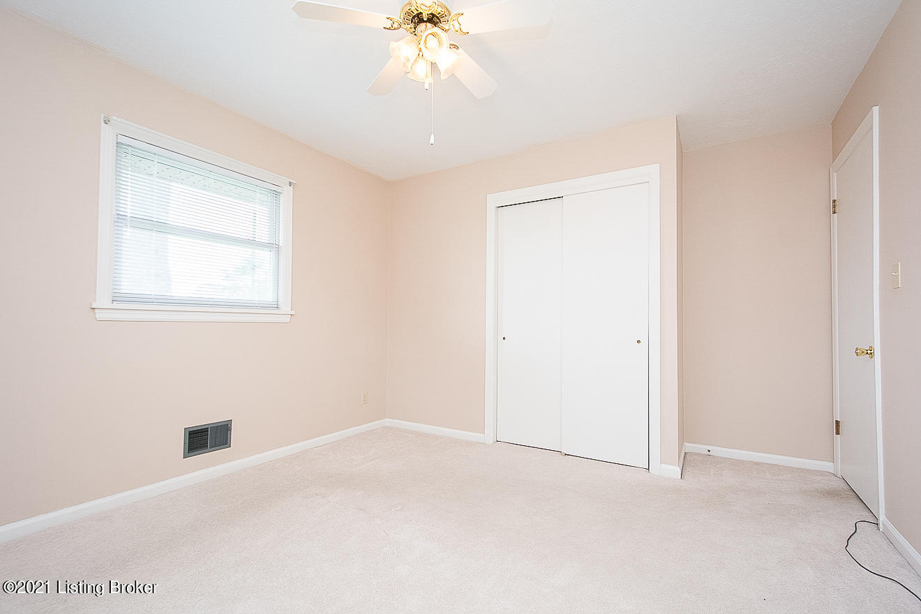 9117 Blowing Tree Road Louisville, KY 40220 - Photo 23 of 39 Bedroom 3