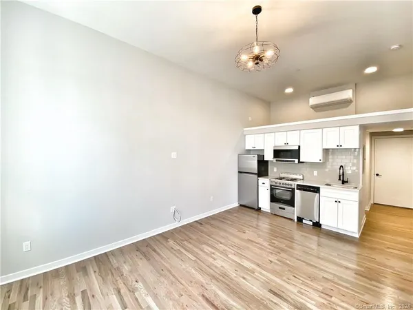 $1,595 | 39 Wall Street, Unit 9, Norwalk, CT 06850