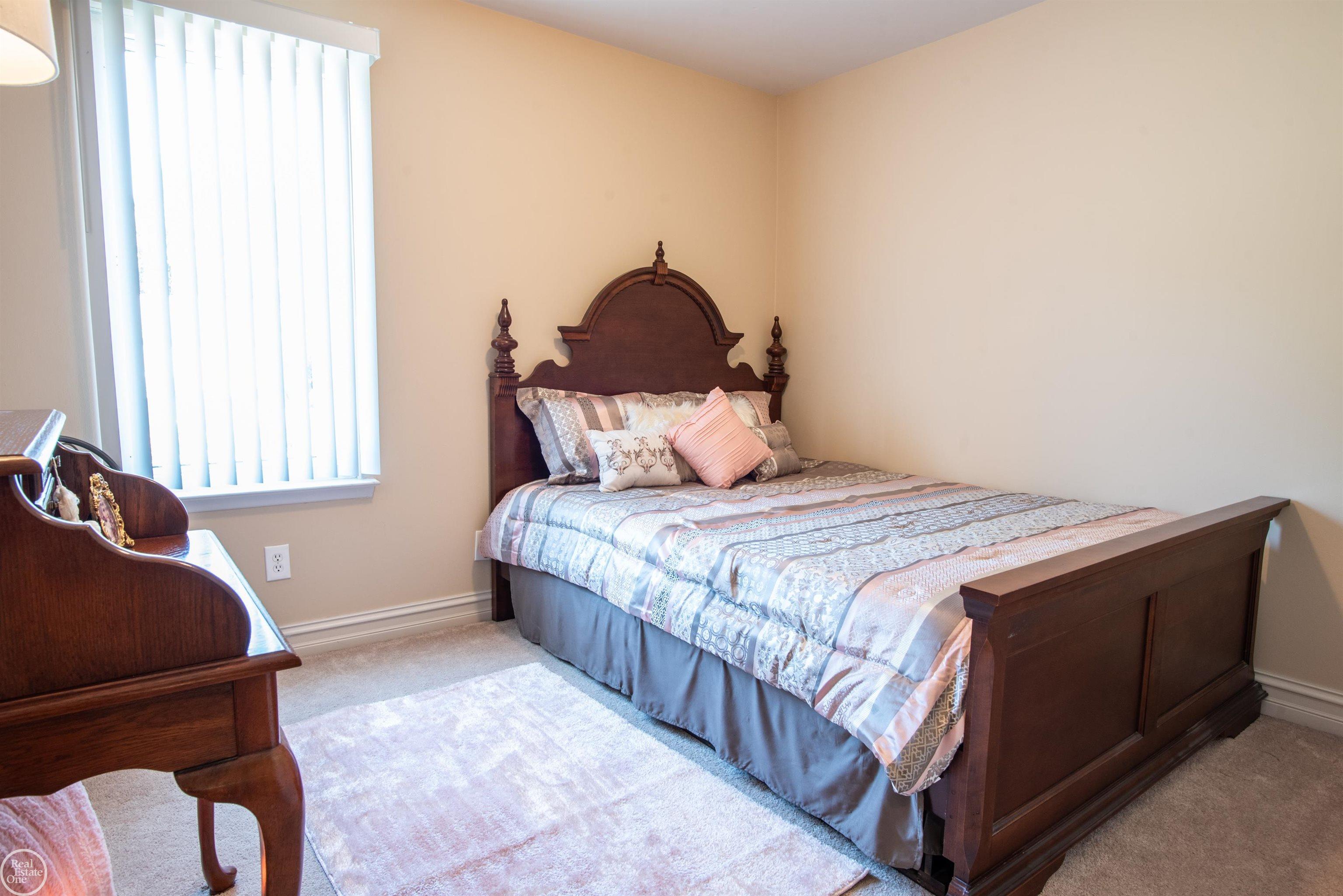 822 Hadley Road Rochester Hills, MI 48307 - Photo 14 of 27
