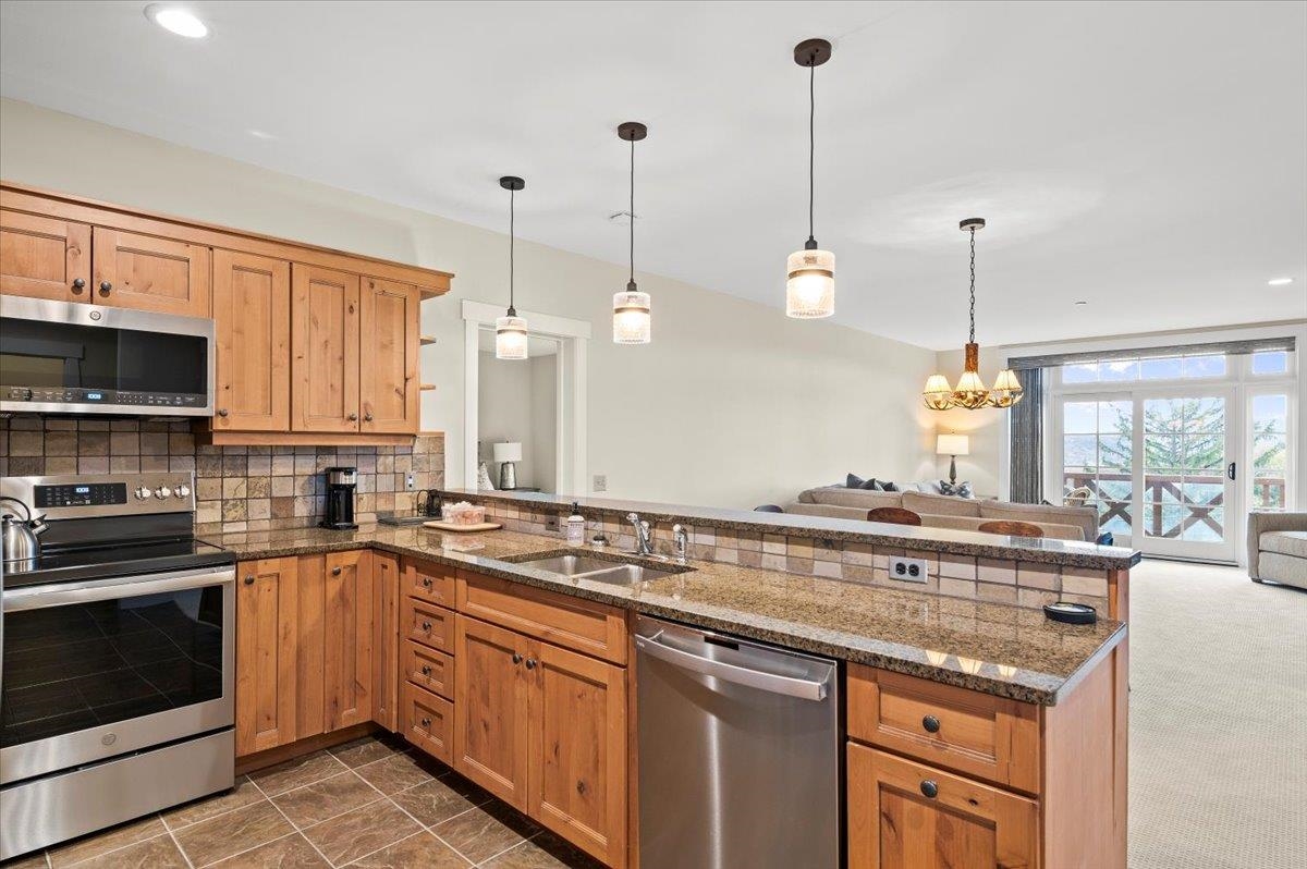 78 Middle Ridge Road, Unit 306 Stratton, VT 05155 - Photo 3 of 29