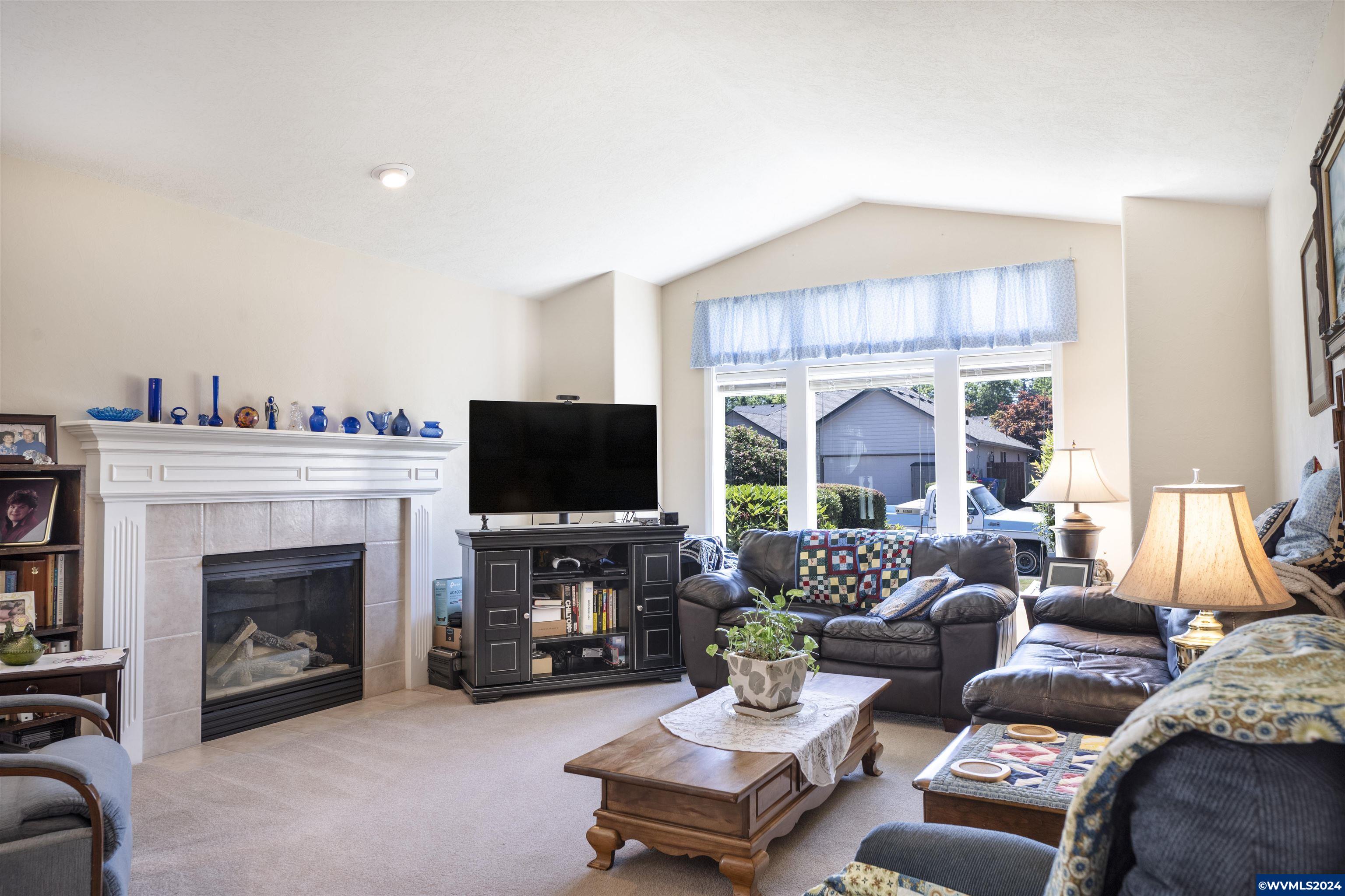 5006 Riley Court Southeast Salem, OR 97306 - Photo 3 of 34 Gallery Image 3