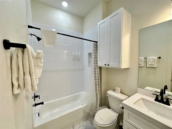 $3,600 | 2503 103rd Street, Galveston, TX 77554