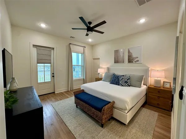 $3,600 | 2503 103rd Street, Galveston, TX 77554