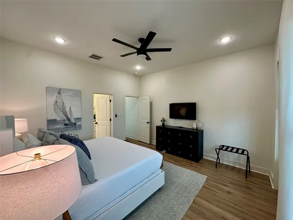 $3,600 | 2503 103rd Street, Galveston, TX 77554