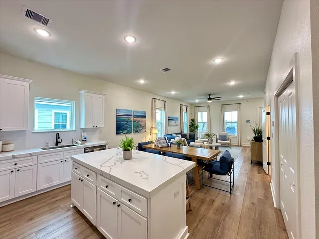 $3,600 | 2503 103rd Street, Galveston, TX 77554