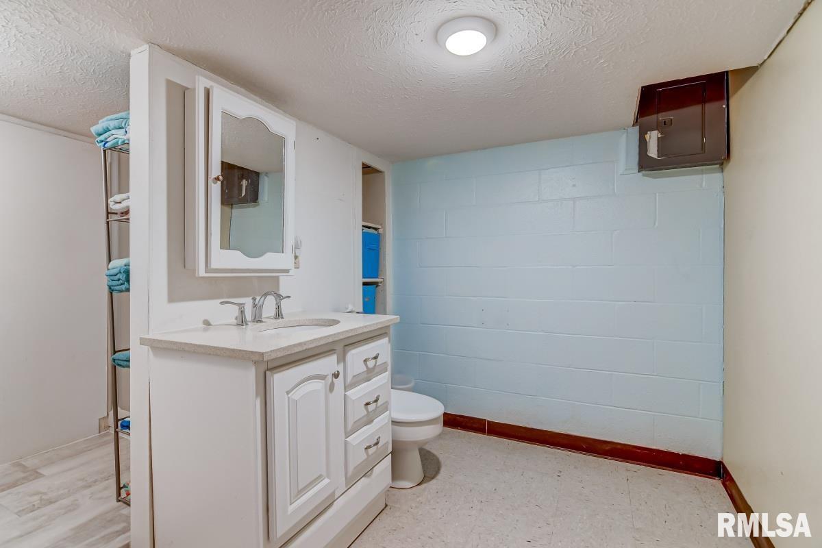 3320 South Fremont Street Springfield, IL 62703 - Photo 28 of 32 Gallery Image 28