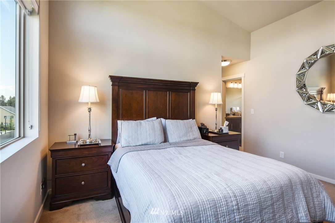 341 Chelan Avenue Northeast Renton, WA 98059 - Photo 12 of 22