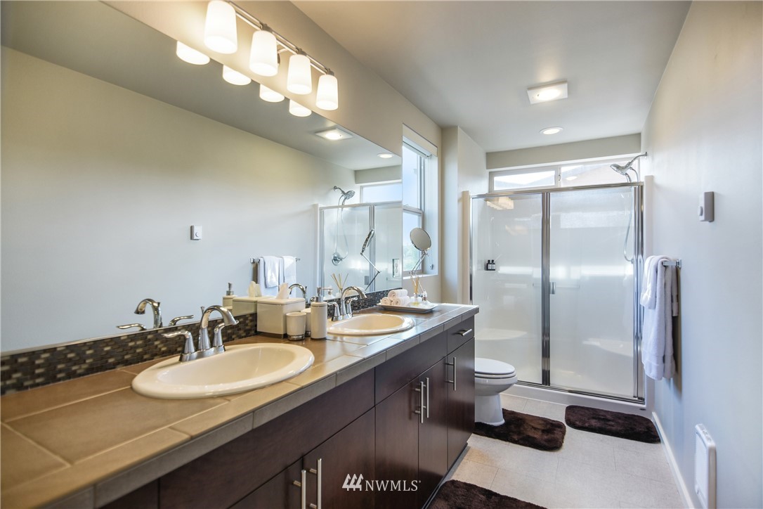 341 Chelan Avenue Northeast Renton, WA 98059 - Photo 15 of 22