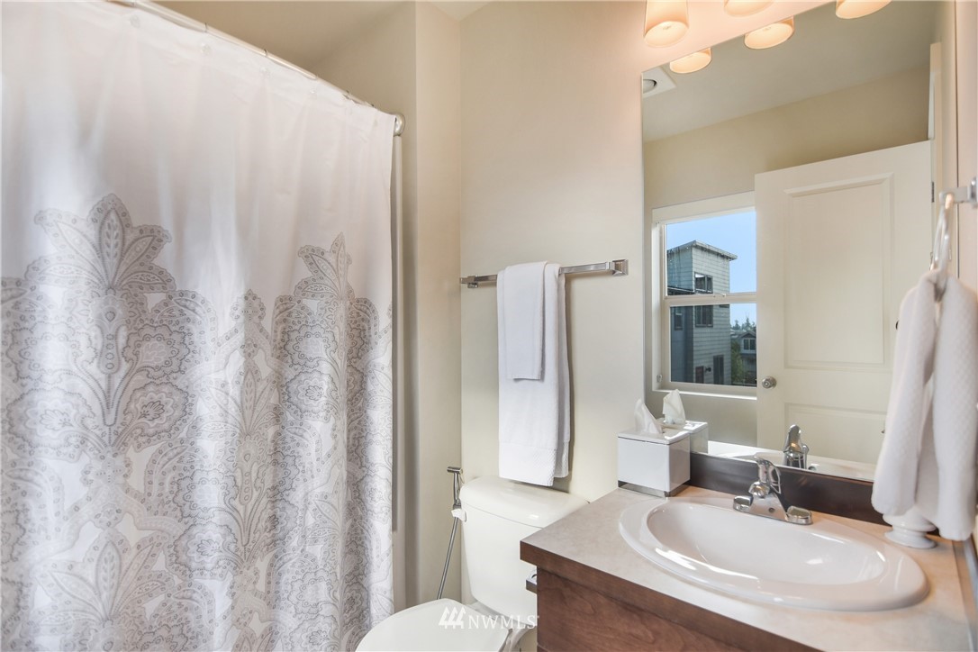 341 Chelan Avenue Northeast Renton, WA 98059 - Photo 18 of 22