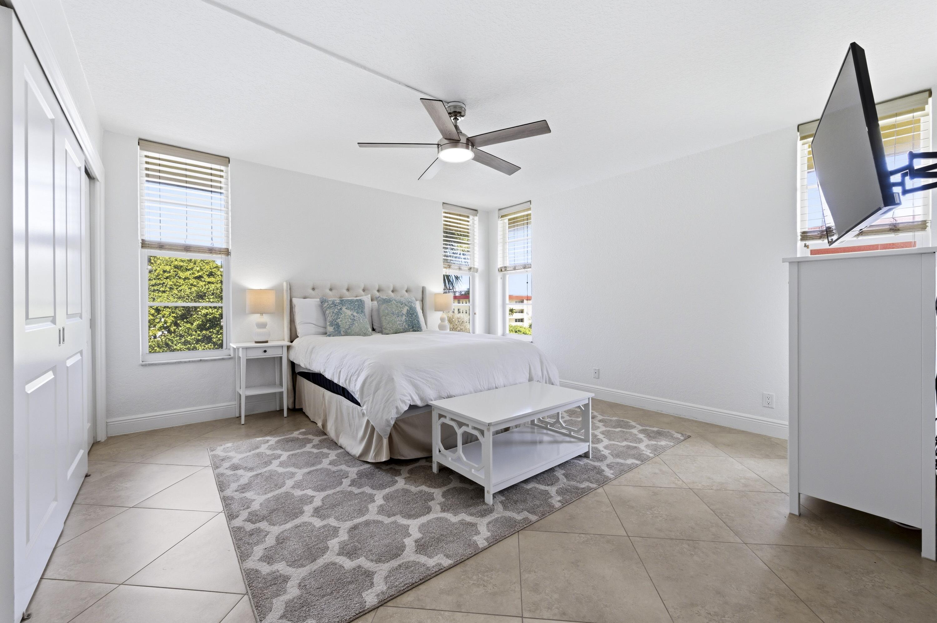 3000 Northeast 48th Court, Unit 406 Lighthouse Point, FL 33064 - Photo 13 of 34 3000_NE_48th_Ct_406_Lighthouse_Point_019