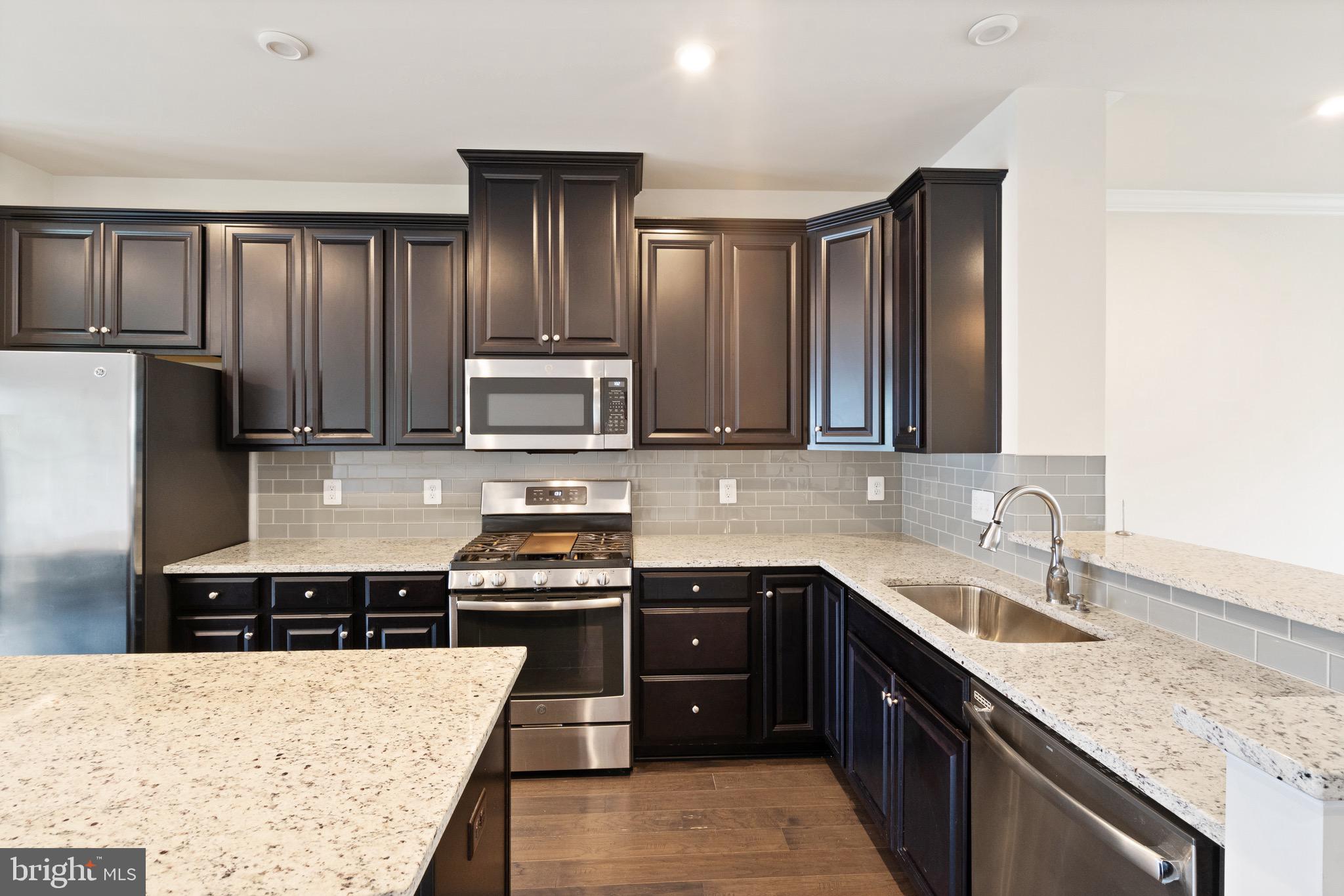 2003 Serviceberry Road Dumfries, VA 22026 - Photo 15 of 46 Stainless steel appliances and oversized sink!