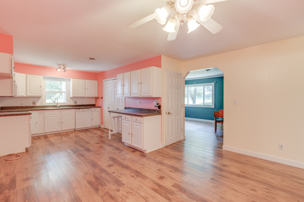 1104 Airport Road Mount Vernon, IL 62864 - Photo 19 of 46