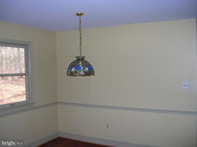 2798 Mountain Road Haymarket, VA 20169 - Photo 5 of 6 Dining Area