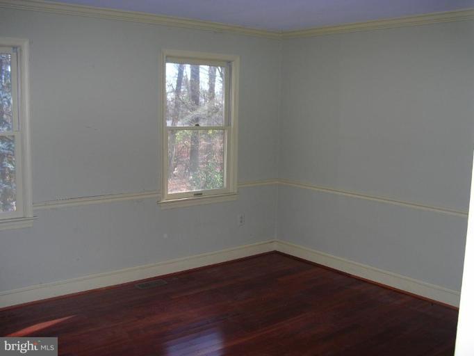2798 Mountain Road Haymarket, VA 20169 - Photo 6 of 6 Living Room